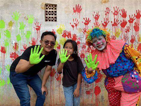 Fino Badut Bersama HMR Lakukan Trauma Healing di Kabupaten Bogor