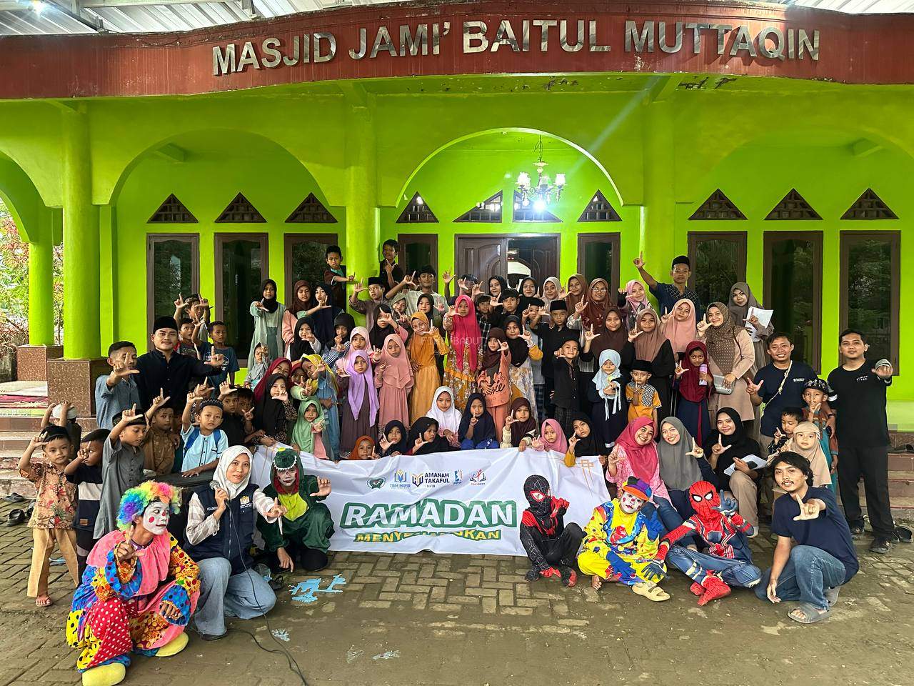 Fino Badut Gelar Ramadan Menyenangkan di Pelosok Lebak